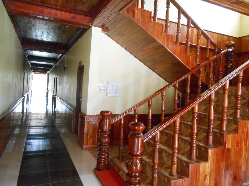 Khampaseuth Hotel Ванг-Виенг Экстерьер фото